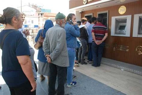 E­m­e­k­l­i­l­e­r­ ­A­T­M­’­l­e­r­ ­ö­n­ü­n­d­e­ ­k­u­y­r­u­k­ ­o­l­u­ş­t­u­r­d­u­